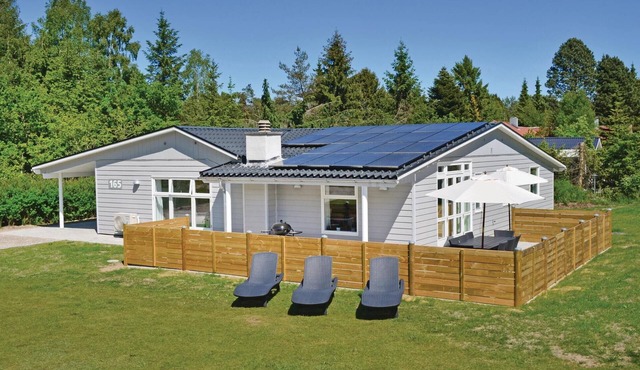 Beautiful home in Ebeltoft with kitchen