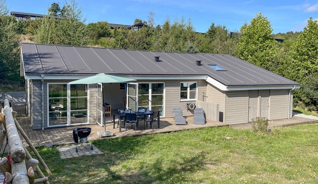 Beautiful home in Ebeltoft with sauna