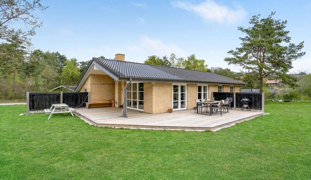 Beautiful home in Ebeltoft with sauna