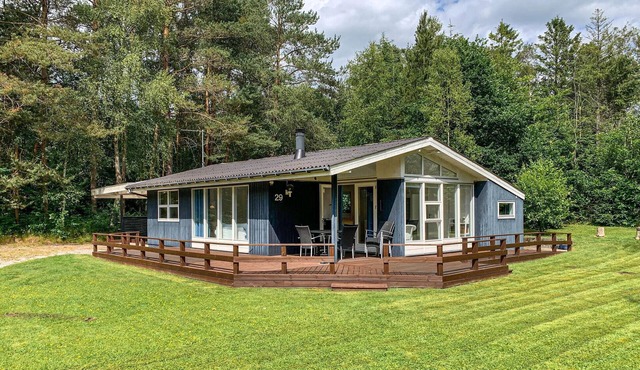 Beautiful home in Ebeltoft with WiFi