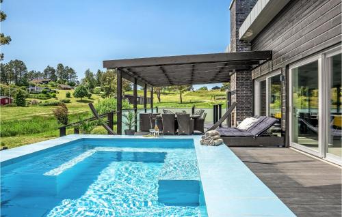 Beautiful Home In Ebeltoft