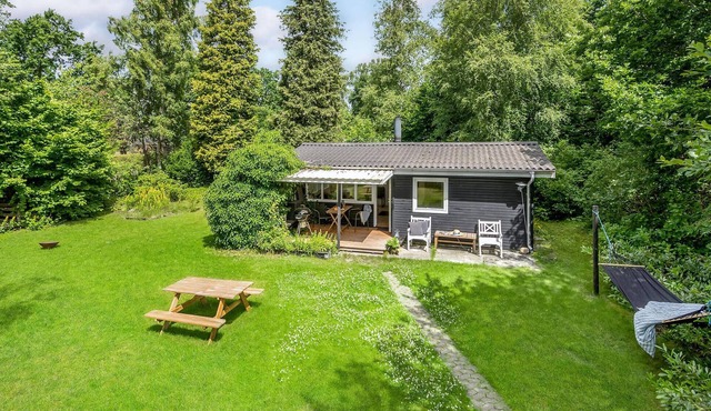 Beautiful home in Egå with WiFi
