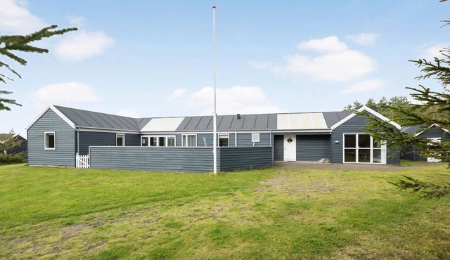 Beautiful home in Farsø with WiFi