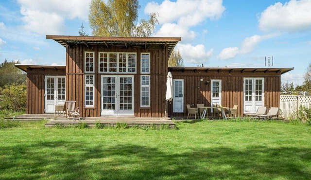 Beautiful home in Faxe with WiFi