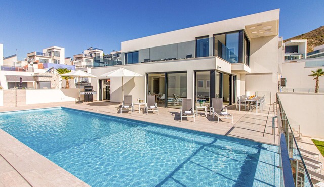 Beautiful home in Finestrat