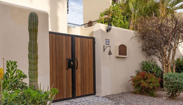 Beautiful home in Founder - A close walk to the beach and Wine cellar