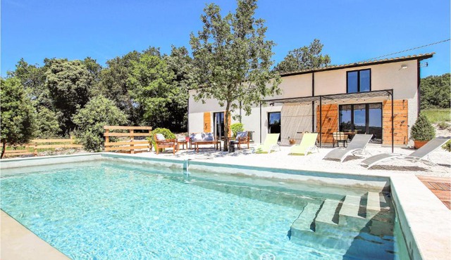 Beautiful Home In La Garde Adhémar With Wifi