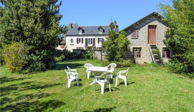 Beautiful Home In Miossens Lanusse With Wifi
