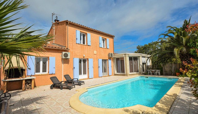 Beautiful home in Montignargues