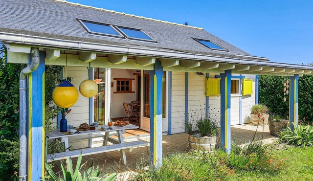 Beautiful home in Plouguerneau with WiFi