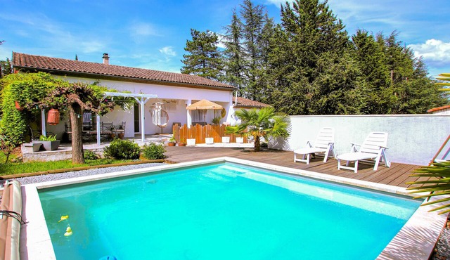 Beautiful home in Grospierres