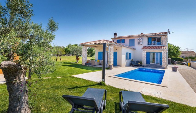 Beautiful home in Gajana