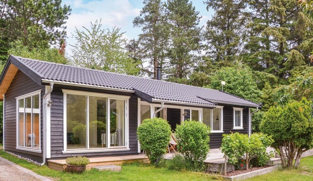 Beautiful home in Gilleleje with WiFi