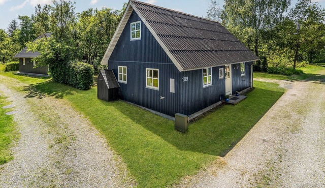 Beautiful home in Give with WiFi