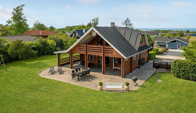 Beautiful home in Glesborg with sauna