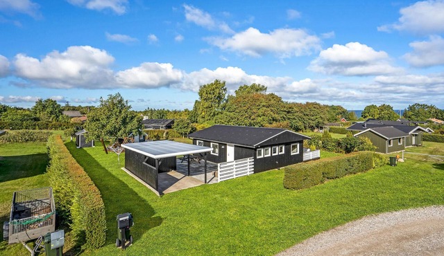 Beautiful home in Glesborg with kitchen