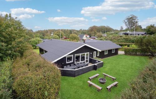 Beautiful Home In Glesborg With Sauna