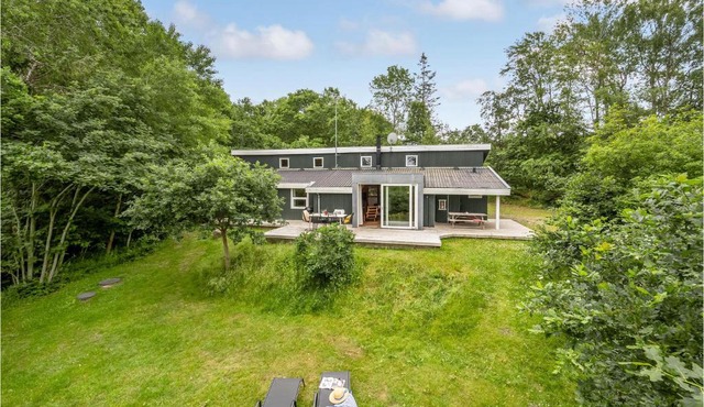 Beautiful Home In Glesborg With Sauna