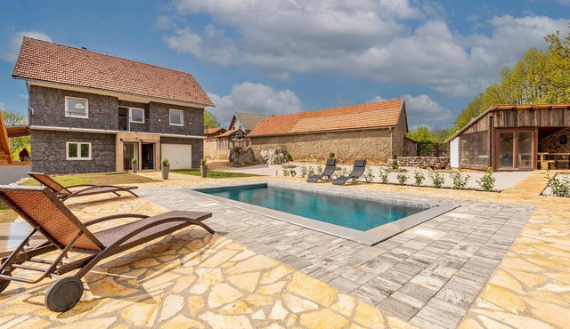 Beautiful home in Gracac