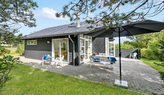 Beautiful home in Grenaa with kitchen