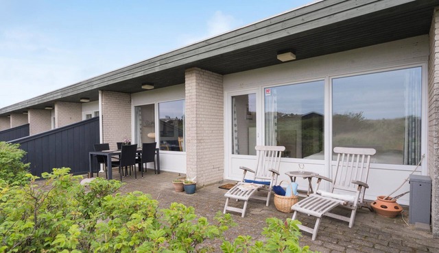 Beautiful home in Hvide Sande with WiFi