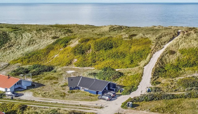 Beautiful home in Hvide Sande with sauna