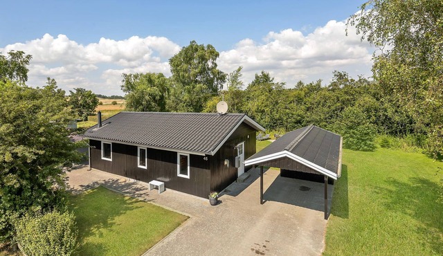 Beautiful home in Haderslev with WiFi