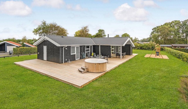 Beautiful home in Hadsund with sauna