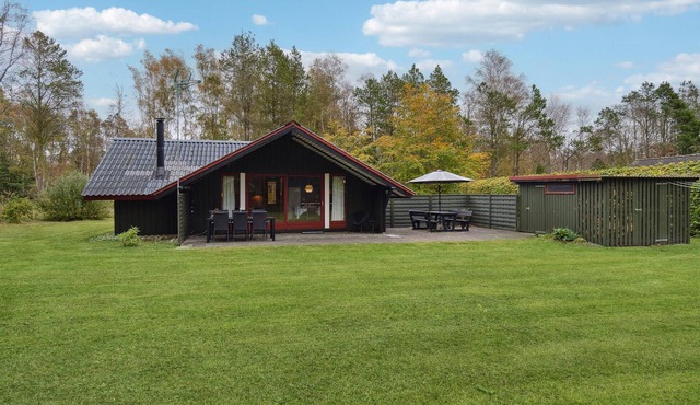 Beautiful home in Hadsund with kitchen