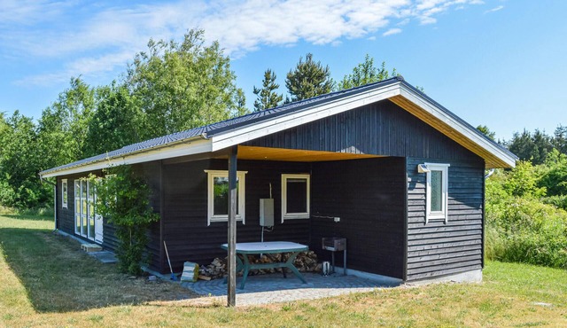 Beautiful home in Hals with kitchen