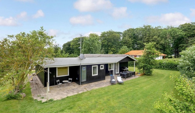 Beautiful home in Hejls with WiFi