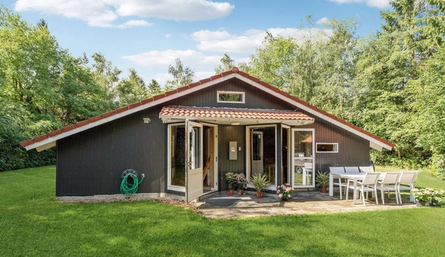 Beautiful home in Herning with WiFi