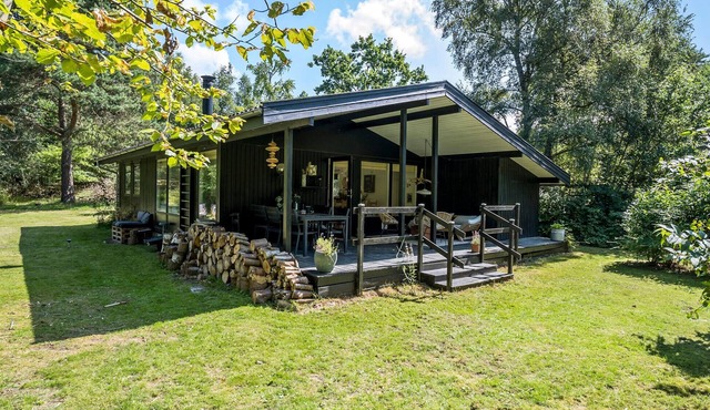 Beautiful home in Højby with WiFi