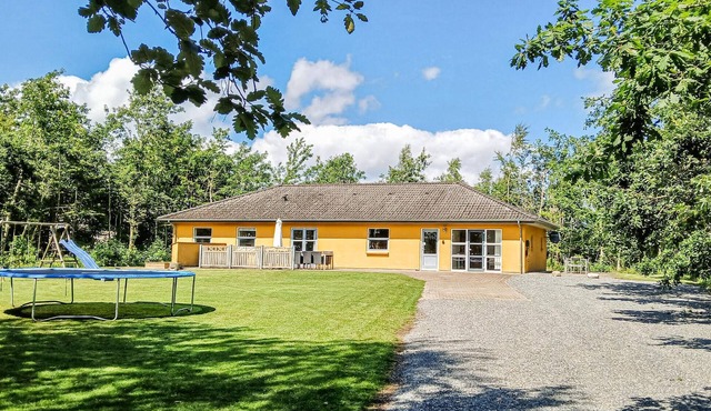 Beautiful home in Højslev with sauna