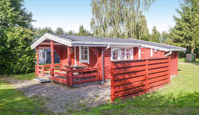 Beautiful home in Hovborg with WiFi
