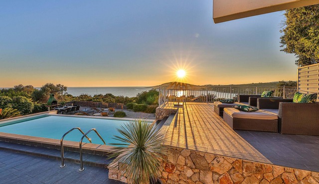 Beautiful home in Drvenik Mali