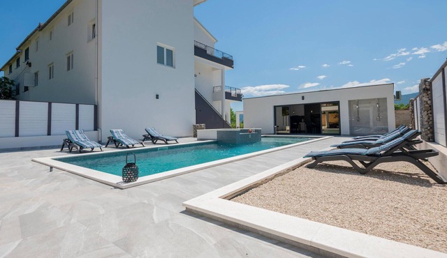 Beautiful home in Veliki Prolog