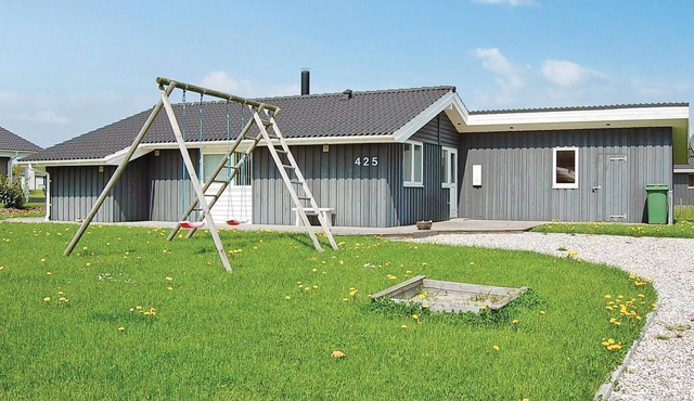 Beautiful home in Juelsminde with sauna