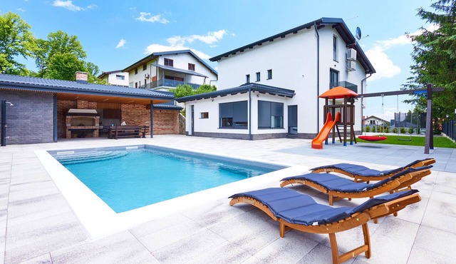 Beautiful home in Karlovac with sauna