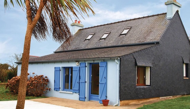 Beautiful home in Kerbors with kitchen