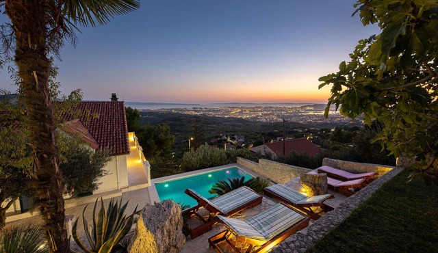 Beautiful home in Klis