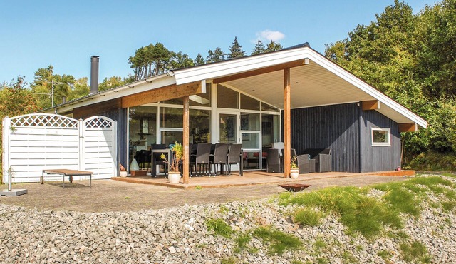 Beautiful home in Knebel with WiFi