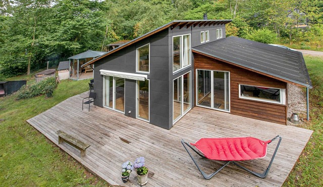 Beautiful home in Knebel