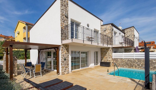 Beautiful home in Kornic