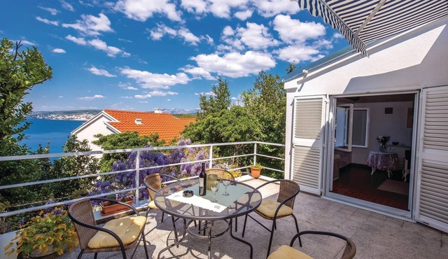 Beautiful home in Kraljevica with WiFi