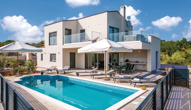 Beautiful home in Krnica