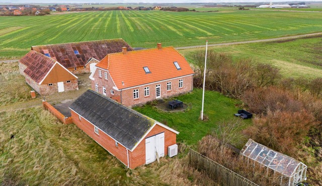 Beautiful home in Lemvig with WiFi