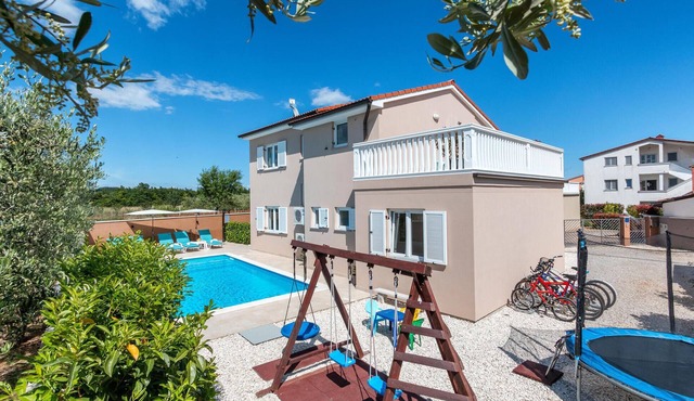 Beautiful home in Loborika
