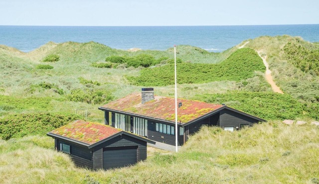 Beautiful home in Løkken with WiFi