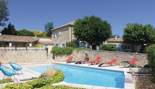 Beautiful home in Malataverne